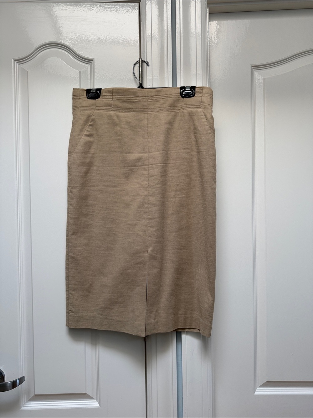 NWT Ann Taylor Beige High Waist Pencil Skirt with Front Slit, Pockets Size 8